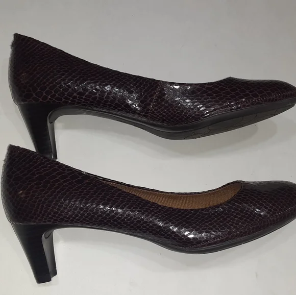 Euro Soft by Sofft Orthopedic Heel Pumps - Picture 8 of 10